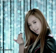 可爱跳舞的靓女