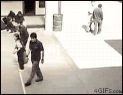 背后恶搞偷袭整人