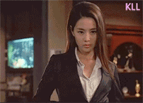 美女脱衬衣，帅爆了