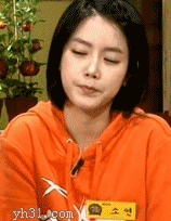 做怪相的女生惹人笑