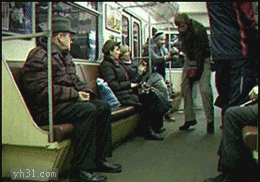 在地铁里玩飞行