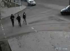 死里逃生的车祸瞬间