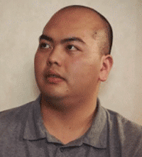 你看，你又跟我装上了