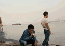 敢打我？一脚踹你到海里