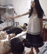 配合一下，开枪毙了你