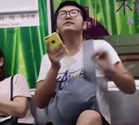 戴上耳机瞬间变身娘们，有没有想揍一顿的想法？
