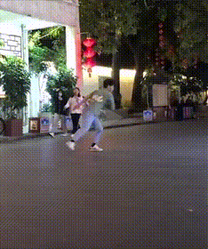 开头玩得很帅，最后摔得也真疼