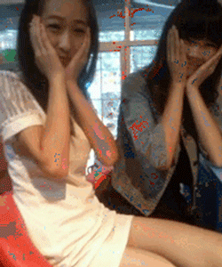 记我看看你内裤啥颜色，原来是黑色的啊