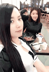 闺蜜：能让我拍个正经的照片么