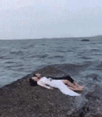 未经许可想躺这里拍照？我海浪表示抗议