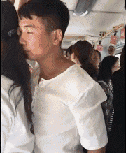 大哥，你这样对我可是要负责的哦