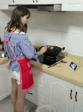 家里有位爱追剧的老婆，让你吃蛋壳吧