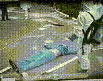 都已经不省人事了还这样受到二次伤害，太可怜了