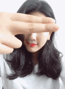 手指不拿开，无法肯定你是不是美女啊