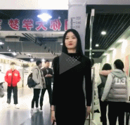 妹子身材长相都挺好，只可惜一般男人hold不住