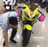 买摩托车送车位，手画版
