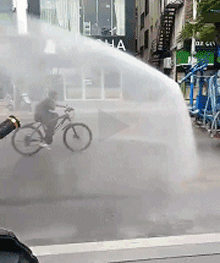 跟着洒水车骑行，会玩