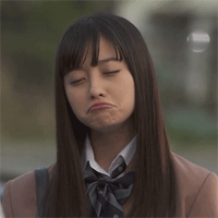 顽皮做怪相的美女学生